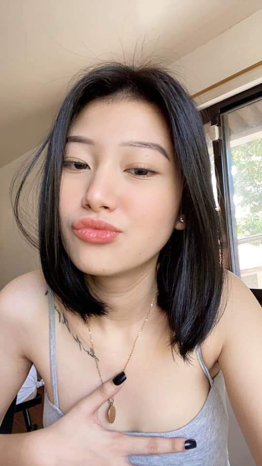 Vừa nghe điện thoại Gã chồng vừa vụng trộm với cấp trên cả đêm trong khách sạn