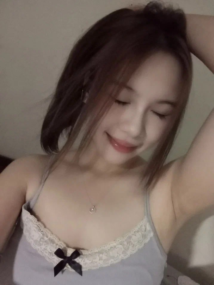 Cậu nhóc làm liều đụ chị cạnh nhà mông to từ phía sau