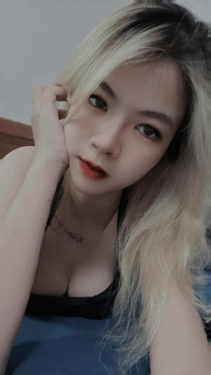 Nện đỏ lồn mẹ kế dâm dục thèm khát được thỏa mãn